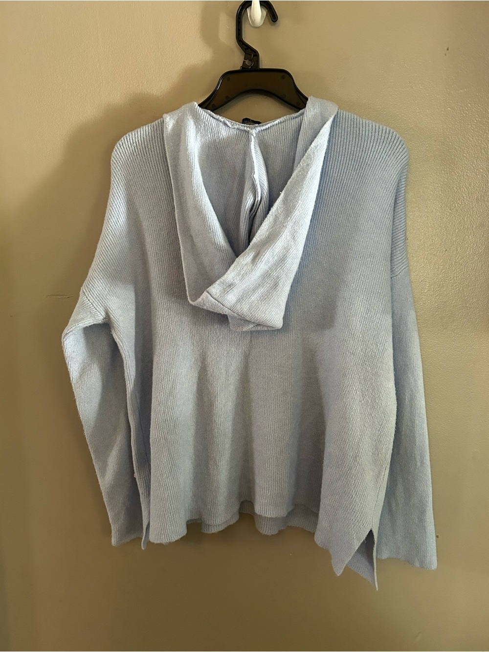 T Tahari Sweater - light blue v-neck ribbed with hood - Picture 5 of 11